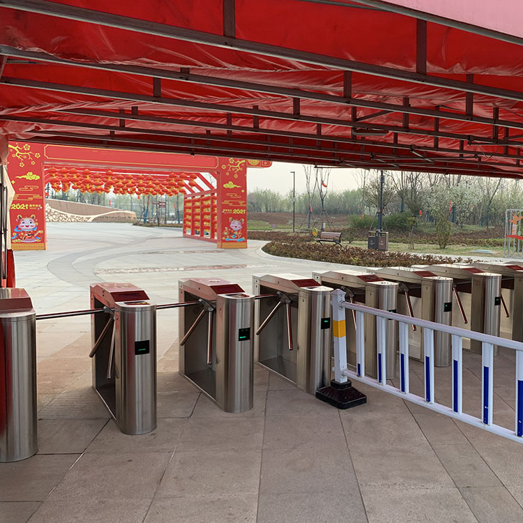 tourniquets de parc à thème: comment améliorer l'entreprise dans la première entrée
