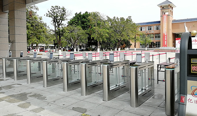 Tourniquet à porte pivotante LD-B502 au lycée de Guangzhou